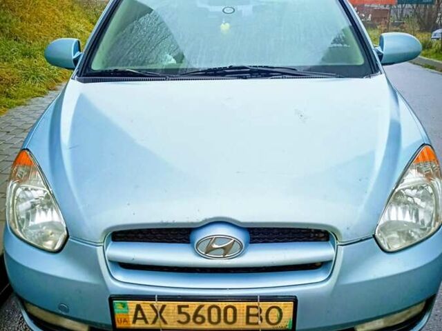 Синий Хендай Акцент, объемом двигателя 1.6 л и пробегом 230 тыс. км за 4000 $, фото 7 на Automoto.ua