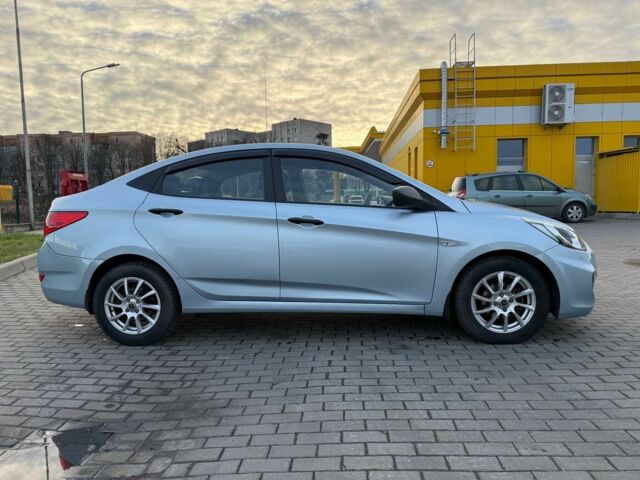 Синий Хендай Акцент, объемом двигателя 1.4 л и пробегом 220 тыс. км за 6700 $, фото 3 на Automoto.ua