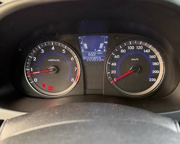 Синий Хендай Акцент, объемом двигателя 1.4 л и пробегом 220 тыс. км за 6700 $, фото 10 на Automoto.ua