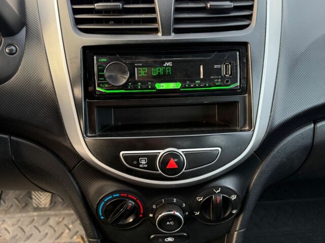 Синий Хендай Акцент, объемом двигателя 1.4 л и пробегом 220 тыс. км за 6700 $, фото 12 на Automoto.ua