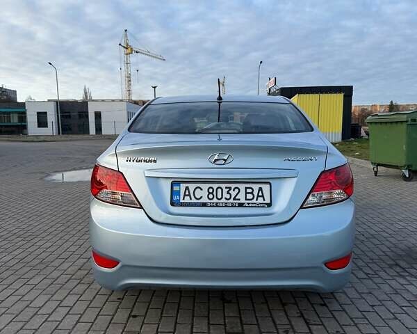 Синий Хендай Акцент, объемом двигателя 1.4 л и пробегом 220 тыс. км за 6700 $, фото 4 на Automoto.ua