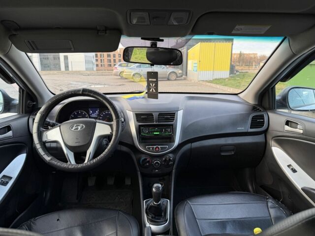 Синий Хендай Акцент, объемом двигателя 1.4 л и пробегом 220 тыс. км за 6700 $, фото 8 на Automoto.ua