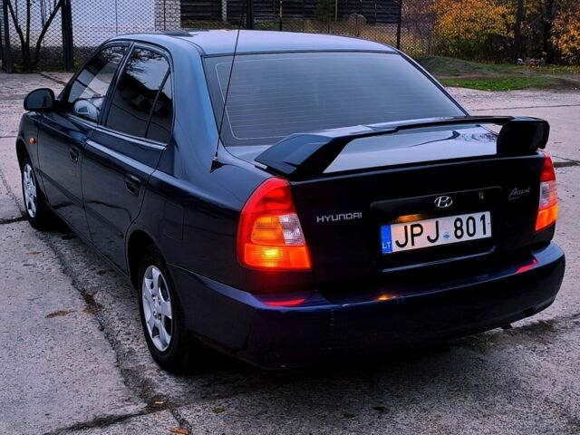 Синий Хендай Акцент, объемом двигателя 1.5 л и пробегом 154 тыс. км за 2100 $, фото 8 на Automoto.ua