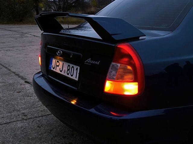 Синий Хендай Акцент, объемом двигателя 1.5 л и пробегом 154 тыс. км за 2100 $, фото 17 на Automoto.ua