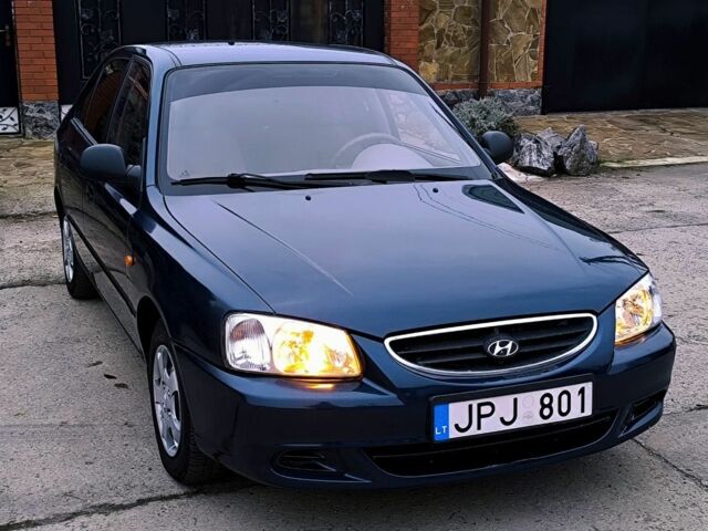 Синий Хендай Акцент, объемом двигателя 1.5 л и пробегом 154 тыс. км за 2100 $, фото 1 на Automoto.ua