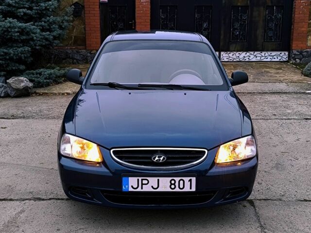 Синий Хендай Акцент, объемом двигателя 1.5 л и пробегом 154 тыс. км за 2100 $, фото 2 на Automoto.ua