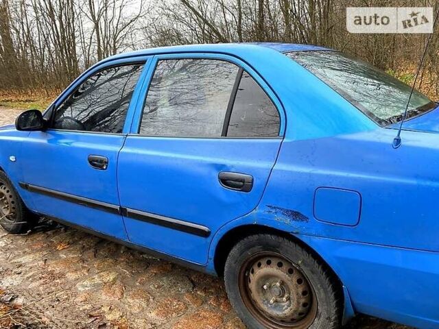 Синій Хендай Акцент, об'ємом двигуна 1.3 л та пробігом 338 тис. км за 2200 $, фото 1 на Automoto.ua