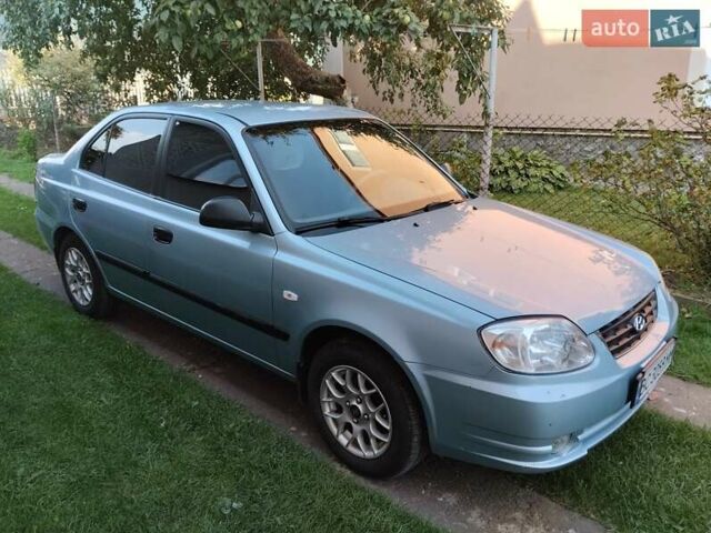 Синий Хендай Акцент, объемом двигателя 1.5 л и пробегом 203 тыс. км за 3500 $, фото 1 на Automoto.ua