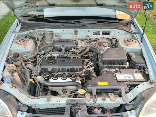 Синий Хендай Акцент, объемом двигателя 1.5 л и пробегом 203 тыс. км за 3500 $, фото 6 на Automoto.ua