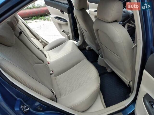 Синий Хендай Акцент, объемом двигателя 1.4 л и пробегом 236 тыс. км за 4800 $, фото 7 на Automoto.ua