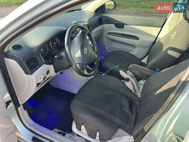 Синій Хендай Акцент, об'ємом двигуна 1.6 л та пробігом 240 тис. км за 5399 $, фото 9 на Automoto.ua