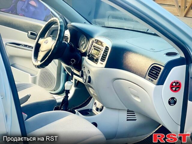 Хендай Акцент 2007 в Кривом Роге на Automoto.ua Синий Хендай Акцент, объемом двигателя 1.6 л и пробегом 190 тыс. км за 4350 $, фото 12 на Automoto.ua