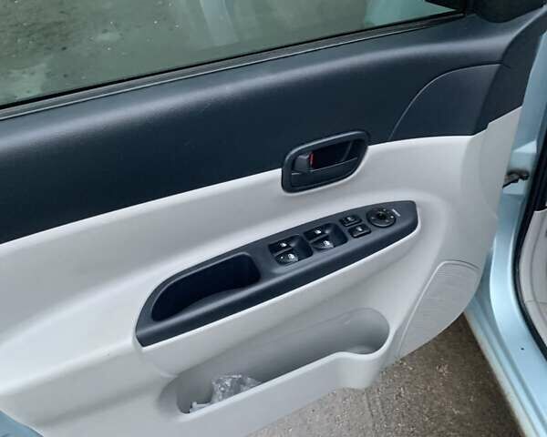 Синий Хендай Акцент, объемом двигателя 1.4 л и пробегом 300 тыс. км за 2800 $, фото 7 на Automoto.ua