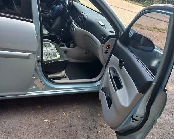 Синий Хендай Акцент, объемом двигателя 1.4 л и пробегом 214 тыс. км за 4700 $, фото 6 на Automoto.ua