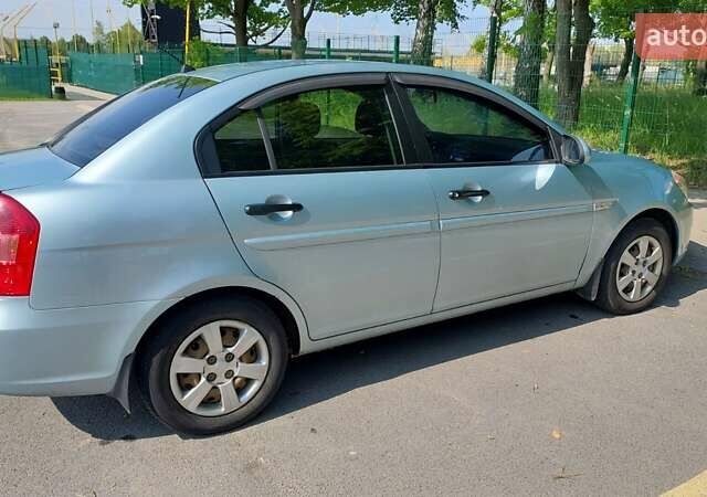 Синий Хендай Акцент, объемом двигателя 1.4 л и пробегом 164 тыс. км за 5100 $, фото 3 на Automoto.ua