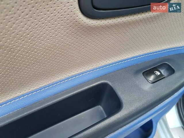 Синий Хендай Акцент, объемом двигателя 1.4 л и пробегом 220 тыс. км за 5200 $, фото 13 на Automoto.ua