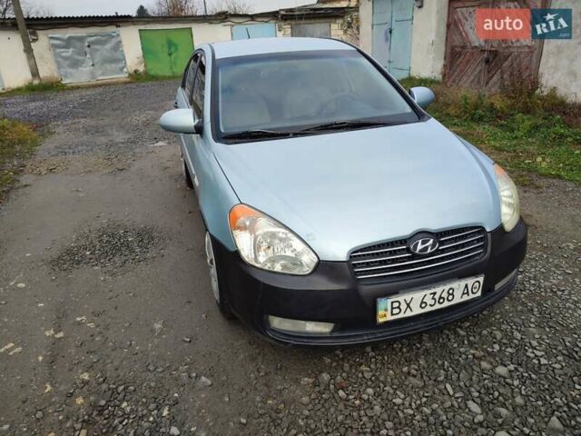 Синий Хендай Акцент, объемом двигателя 1.4 л и пробегом 300 тыс. км за 2800 $, фото 4 на Automoto.ua