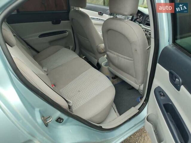 Синий Хендай Акцент, объемом двигателя 1.4 л и пробегом 300 тыс. км за 2800 $, фото 10 на Automoto.ua