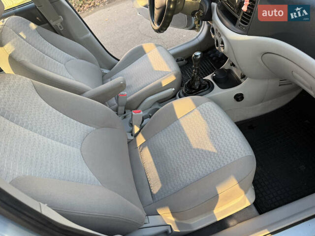 Синий Хендай Акцент, объемом двигателя 1.4 л и пробегом 125 тыс. км за 4700 $, фото 17 на Automoto.ua