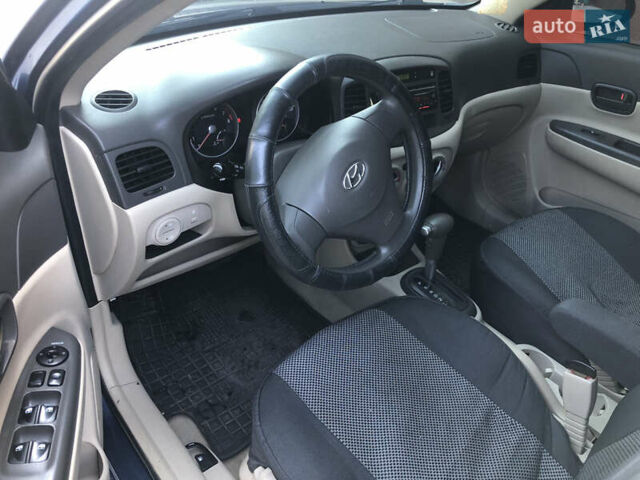 Синий Хендай Акцент, объемом двигателя 1.4 л и пробегом 161 тыс. км за 5800 $, фото 5 на Automoto.ua