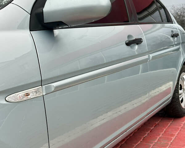 Синий Хендай Акцент, объемом двигателя 1.4 л и пробегом 161 тыс. км за 4800 $, фото 8 на Automoto.ua