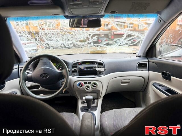 Синий Хендай Акцент, объемом двигателя 1.4 л и пробегом 205 тыс. км за 2500 $, фото 8 на Automoto.ua