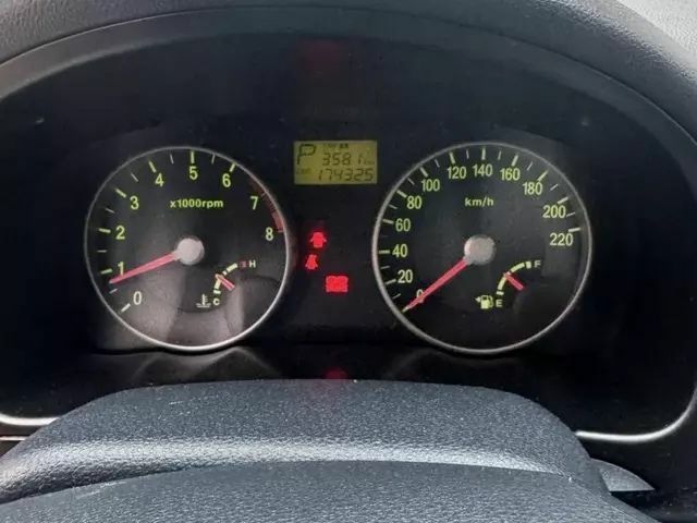 Синий Хендай Акцент, объемом двигателя 1.4 л и пробегом 174 тыс. км за 4999 $, фото 6 на Automoto.ua