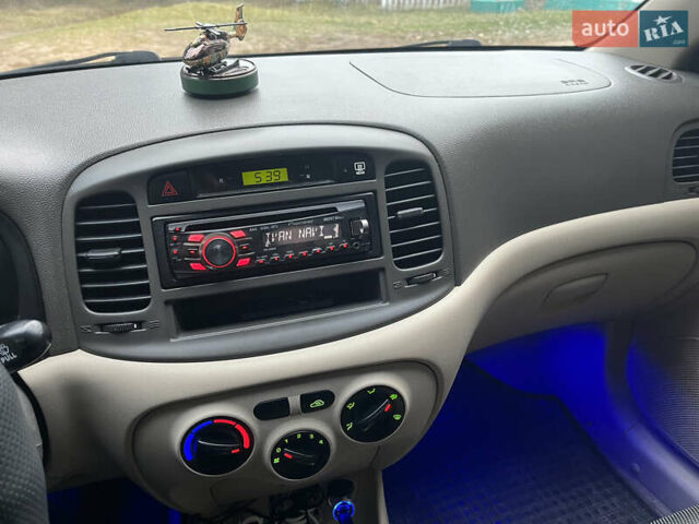 Синий Хендай Акцент, объемом двигателя 1.49 л и пробегом 165 тыс. км за 5500 $, фото 26 на Automoto.ua