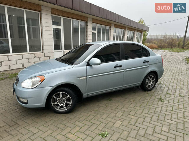 Синий Хендай Акцент, объемом двигателя 1.4 л и пробегом 174 тыс. км за 5450 $, фото 4 на Automoto.ua