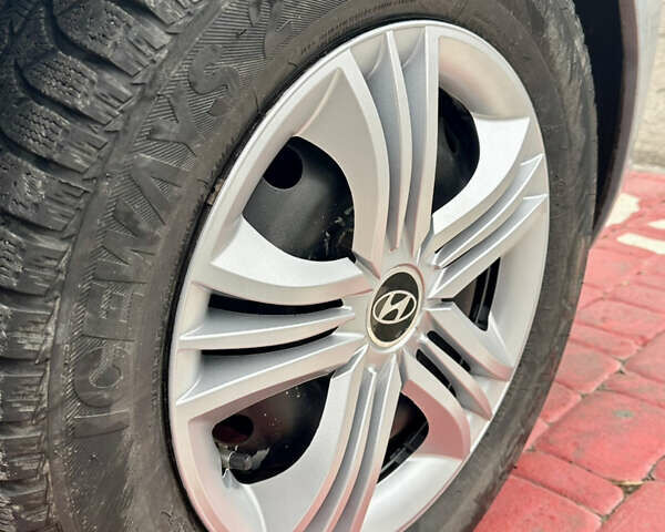 Синий Хендай Акцент, объемом двигателя 1.4 л и пробегом 161 тыс. км за 4800 $, фото 11 на Automoto.ua