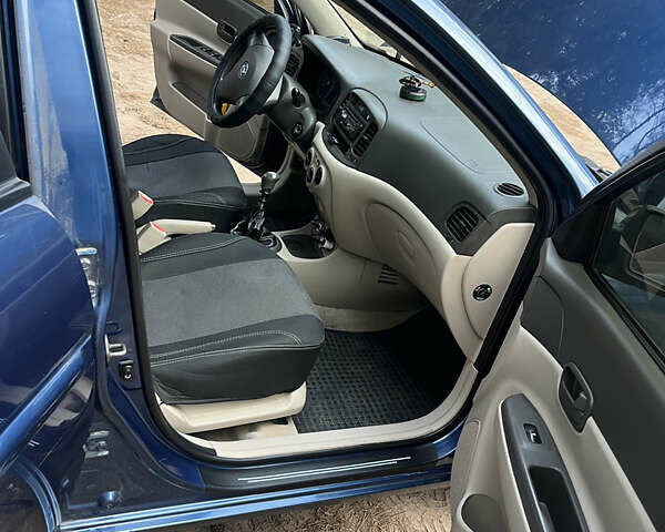 Синий Хендай Акцент, объемом двигателя 1.49 л и пробегом 165 тыс. км за 5500 $, фото 16 на Automoto.ua