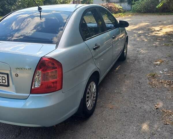 Синий Хендай Акцент, объемом двигателя 1.4 л и пробегом 214 тыс. км за 4700 $, фото 7 на Automoto.ua