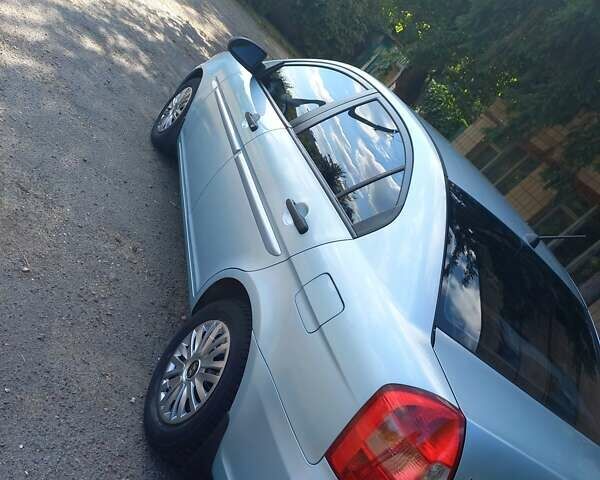 Синий Хендай Акцент, объемом двигателя 1.4 л и пробегом 214 тыс. км за 4700 $, фото 3 на Automoto.ua