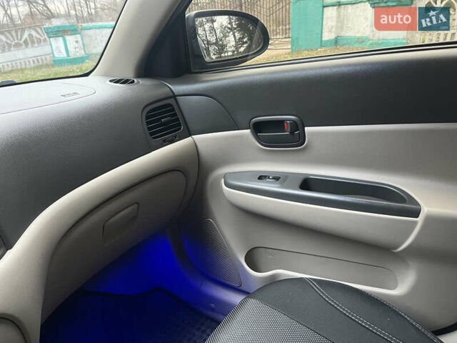 Синий Хендай Акцент, объемом двигателя 1.49 л и пробегом 165 тыс. км за 5500 $, фото 28 на Automoto.ua