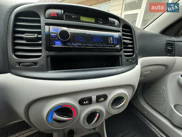 Синий Хендай Акцент, объемом двигателя 1.4 л и пробегом 174 тыс. км за 5450 $, фото 21 на Automoto.ua