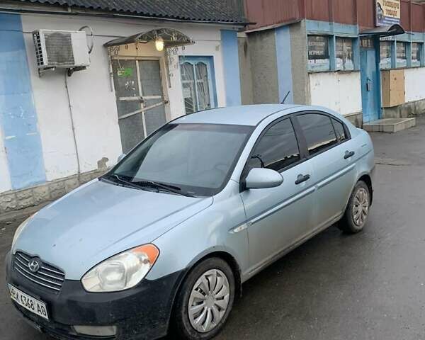 Синий Хендай Акцент, объемом двигателя 1.4 л и пробегом 300 тыс. км за 2800 $, фото 1 на Automoto.ua