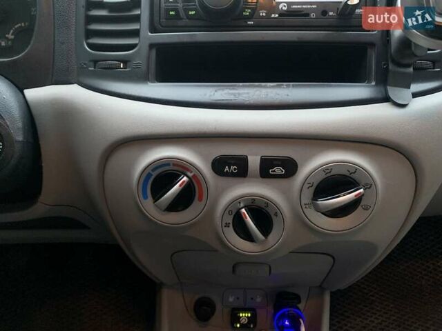 Синий Хендай Акцент, объемом двигателя 1.4 л и пробегом 300 тыс. км за 2800 $, фото 6 на Automoto.ua