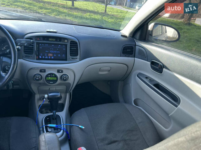 Синій Хендай Акцент, об'ємом двигуна 1.6 л та пробігом 240 тис. км за 5399 $, фото 7 на Automoto.ua