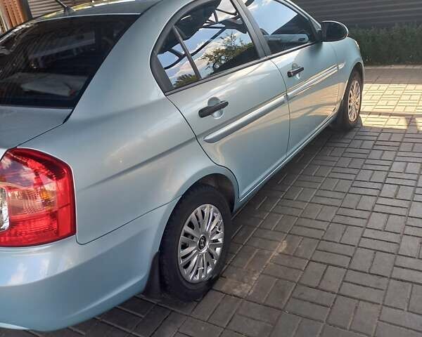 Синий Хендай Акцент, объемом двигателя 1.4 л и пробегом 214 тыс. км за 4700 $, фото 1 на Automoto.ua