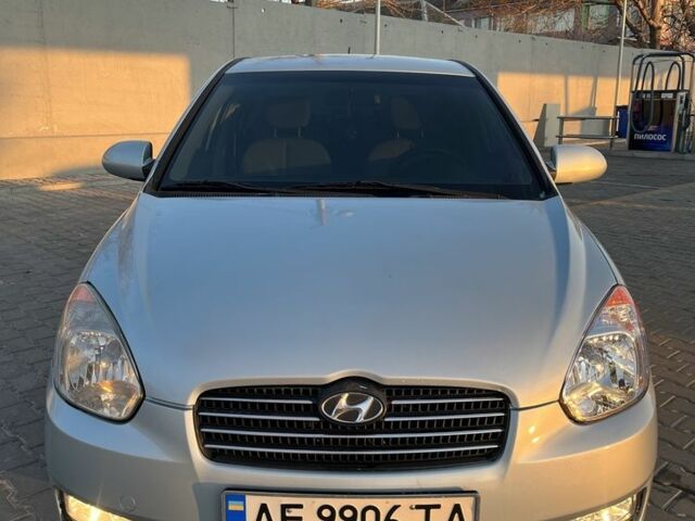 Синий Хендай Акцент, объемом двигателя 1.4 л и пробегом 174 тыс. км за 4000 $, фото 1 на Automoto.ua