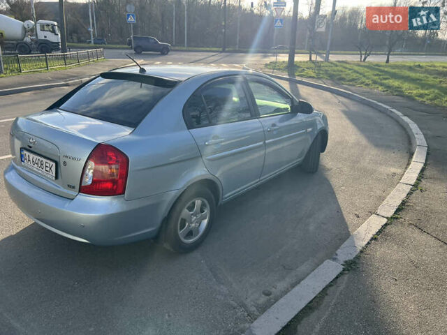 Синій Хендай Акцент, об'ємом двигуна 1.6 л та пробігом 240 тис. км за 5399 $, фото 3 на Automoto.ua