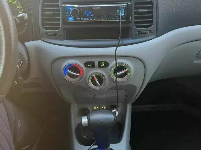 Синий Хендай Акцент, объемом двигателя 1.4 л и пробегом 174 тыс. км за 4999 $, фото 5 на Automoto.ua