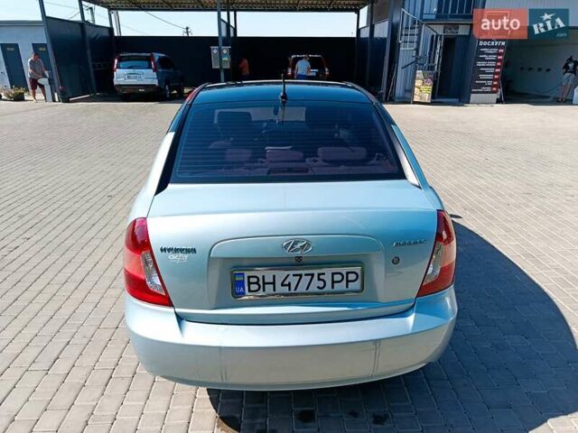 Синий Хендай Акцент, объемом двигателя 1.4 л и пробегом 315 тыс. км за 3800 $, фото 4 на Automoto.ua