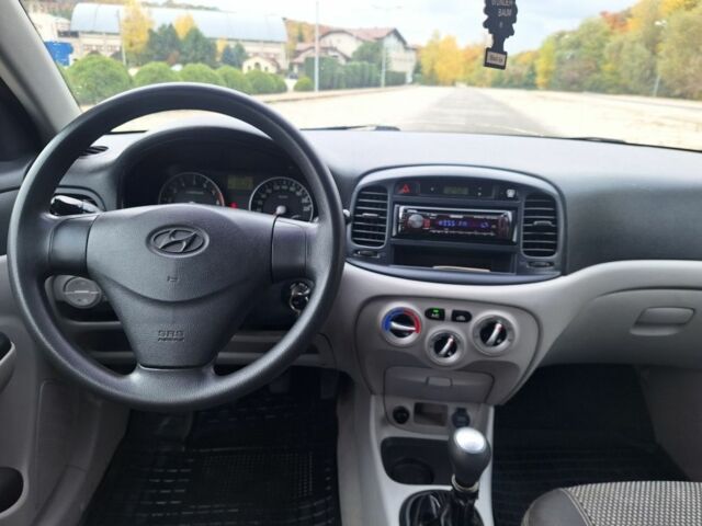 Синій Хендай Акцент, об'ємом двигуна 1.4 л та пробігом 123 тис. км за 4200 $, фото 4 на Automoto.ua