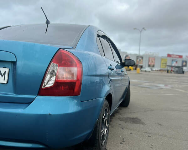 Синий Хендай Акцент, объемом двигателя 1.6 л и пробегом 210 тыс. км за 4900 $, фото 7 на Automoto.ua