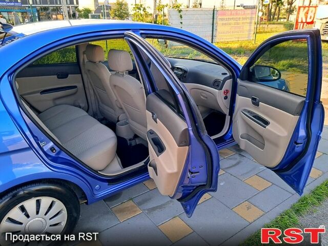 Синій Хендай Акцент, об'ємом двигуна 1.4 л та пробігом 200 тис. км за 4000 $, фото 5 на Automoto.ua