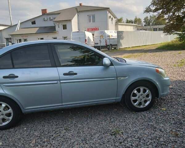 Синий Хендай Акцент, объемом двигателя 1.4 л и пробегом 195 тыс. км за 3500 $, фото 1 на Automoto.ua