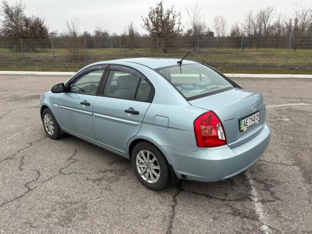 Синий Хендай Акцент, объемом двигателя 1.4 л и пробегом 170 тыс. км за 5300 $, фото 6 на Automoto.ua