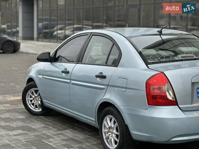 Синий Хендай Акцент, объемом двигателя 1.4 л и пробегом 245 тыс. км за 3900 $, фото 2 на Automoto.ua