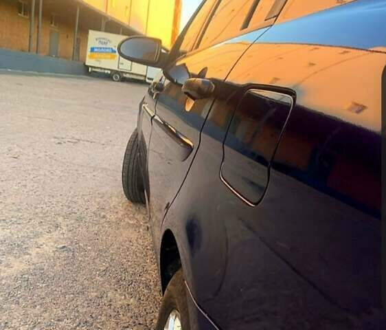 Синий Хендай Акцент, объемом двигателя 1.4 л и пробегом 250 тыс. км за 5800 $, фото 4 на Automoto.ua